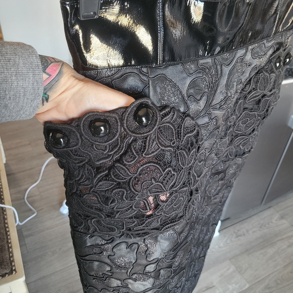 MARC JACOBS Silk Embroidered Lace Luxury Pencil skirt, Size 2 - Picture 9 of 16